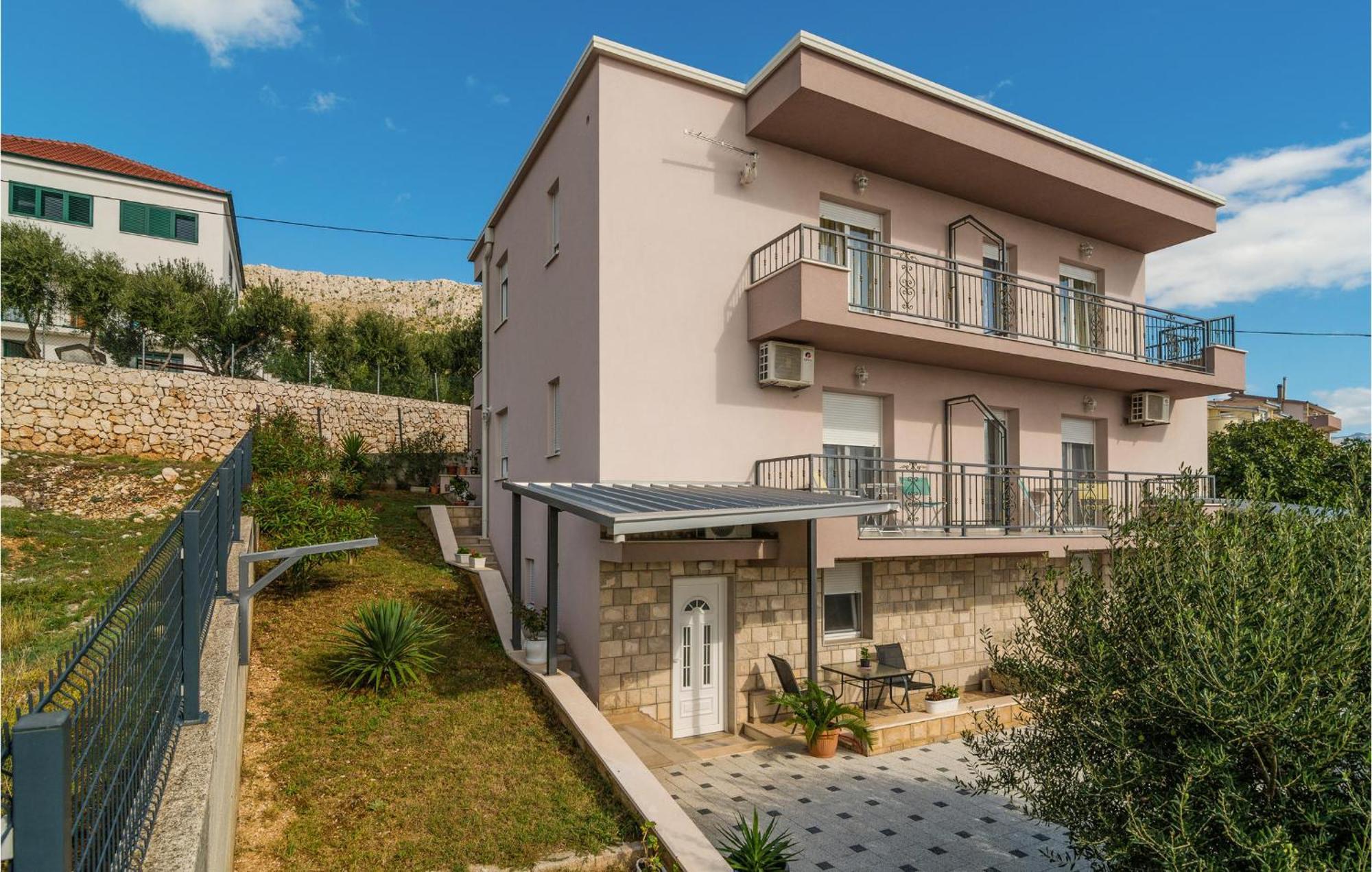 Nice Apartment In Mali Rat With Wifi Sumpetar Extérieur photo